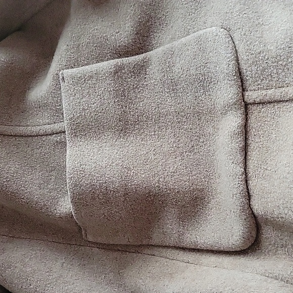 Vintage Lambswool and Cashmere Blend Coat with Fox Fur Collar - Picture 11 of 14